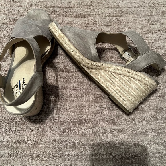 Size 8 - Picture 3 of 3